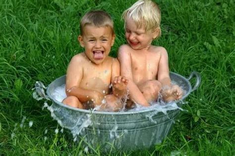 Parents, is there a cut-off age for bathing your children together? We want to hear from you ...