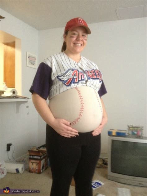 13 Cool and Clever Pregnancy Halloween Costumes - pregnancy, costumes, halloween, cute ...