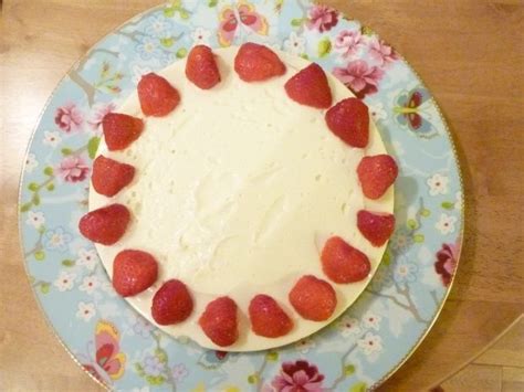 Mary Berry easy lemon cheesecake recipe review | Lemon cheesecake recipes, Easy lemon cheesecake ...