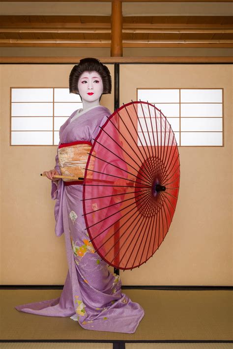 Mameharu with Dance Parasol | Geisha book, Geisha, Japanese outfits