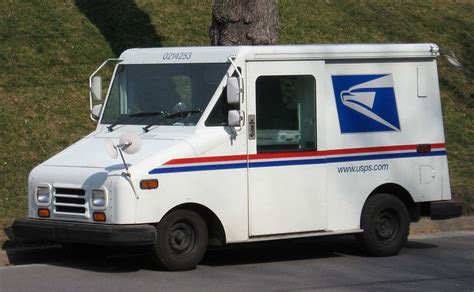 File:USPS-Mail-Truck.jpg - Wikimedia Commons