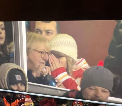 ‘Favorite duo’ Taylor Swift and Donna Kelce seen bonding at Travis’ bitterly cold Chiefs game