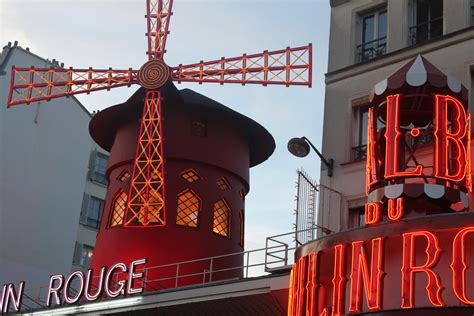 The Moulin Rouge, Paris (4752 x 3168) : r/ArchitecturePorn