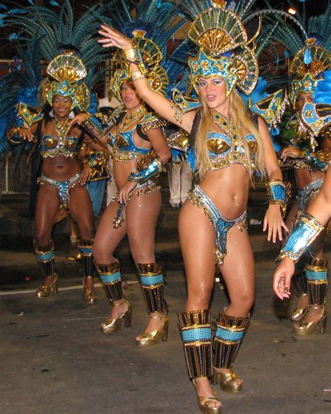 File:Samba Dancers - Rio de Janeiro, Brazil - Vila Isabel Carnival 2008 ...