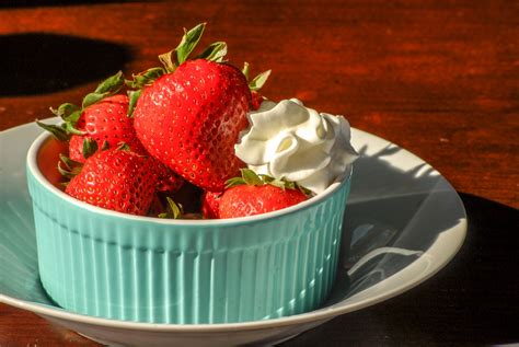 Strawberries And Cream Free Stock Photo - Public Domain Pictures