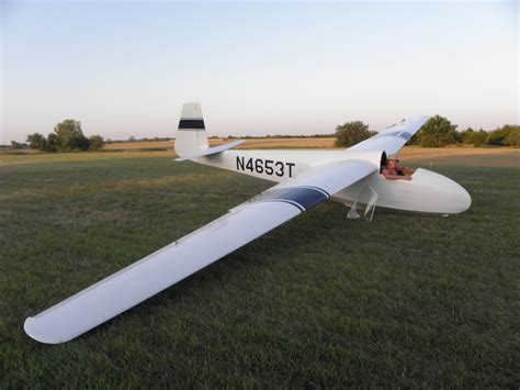 Cherokee II Sailplanes: N4653T Flying