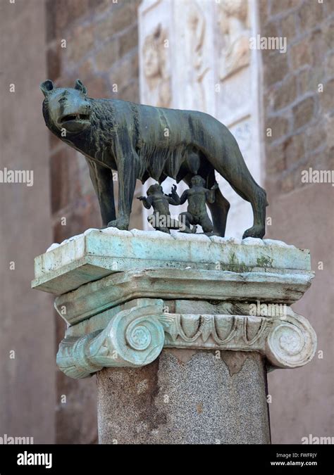 Rome Statue Romulus Remus High Resolution Stock Photography and Images ...