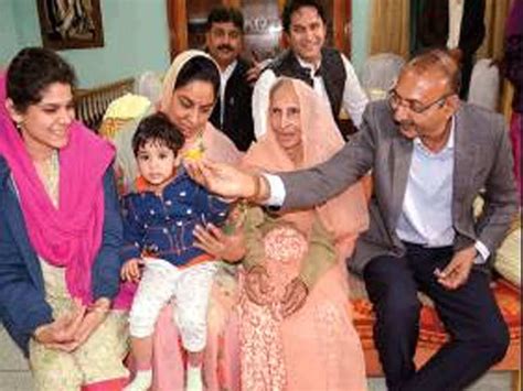 Congress workers, family celebrate after Ashok Gehlot’s name announced | Jaipur News - Times of ...