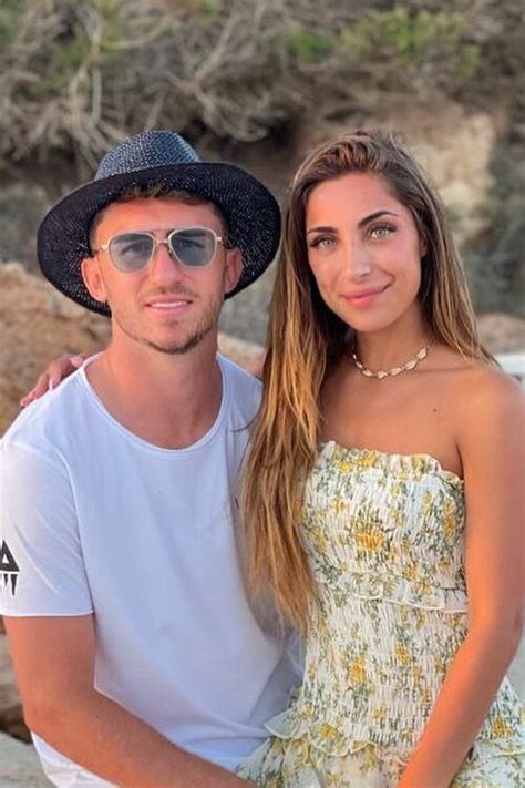 Aymeric Laporte Girlfriend Turned Wife Sara Botello