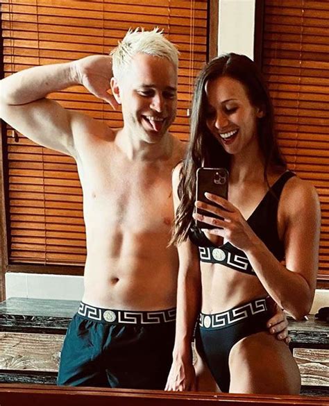 Olly Murs and his girlfriend Amelia show off their flawless physiques ...