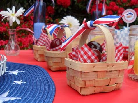 Patriotic 4th of July Party Ideas | Photo 16 of 24 | Disney party favor, Picnic party, Picnic basket