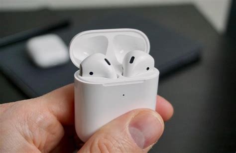 How To Replace Missing AirPods Or Their Charging Case - MobyGeek.com