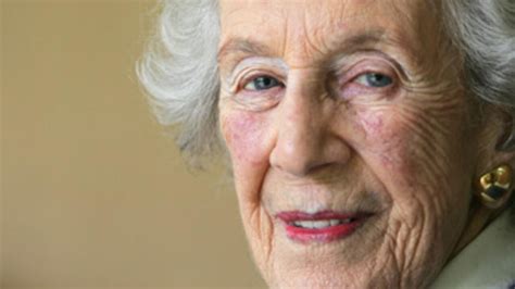 Helen Suzman, leading anti-apartheid figure, dies at 91