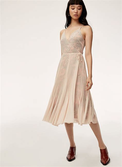 Wilfred BEAUNE DRESS | Aritzia | Dresses, Fashion outfits, Latest dress