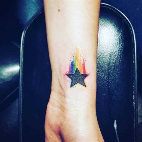 Ster tattoo: betekenissen en 100 tattoo ideeën