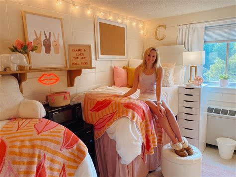 Tutwiler Dorm room Alabama | Dorm room colors, Girls dorm room, Chic dorm room