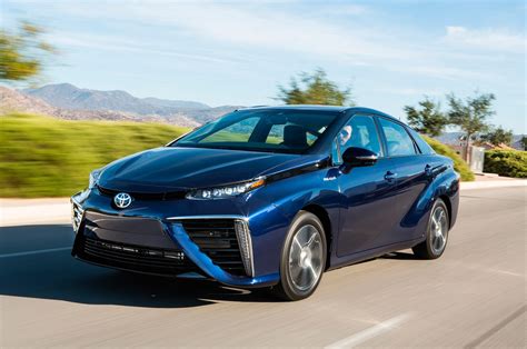 2017 Toyota Mirai Reviews and Rating | Motor Trend