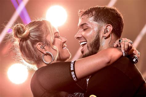 Karol G y Anuel AA terminan su relación tras dos años juntos. - Latino America Stereo