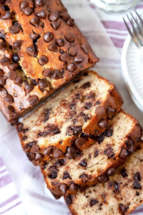 Chocolate Chip Banana Bread (VIDEO) | Foodtasia