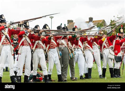 Firing musket hi-res stock photography and images - Alamy