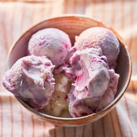 Raspberry Ripple Ice Cream | Recipes | Cuisinart