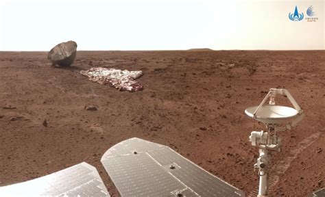China’s Zhurong Mars rover visits own parachute - SpaceNews