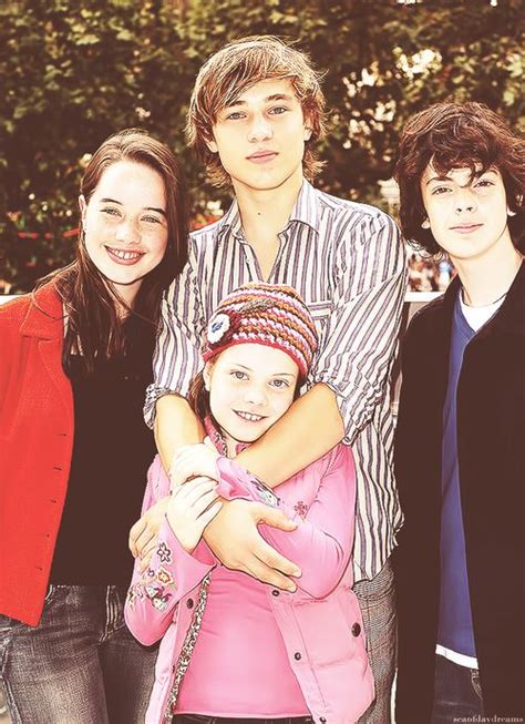 Anna Popplewell, William Moseley, Skandar Keynes, and Georgie Henley | Narnia cast, Narnia ...