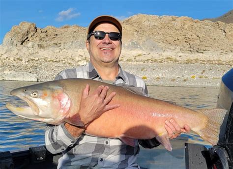 Angler catches and releases 31 lb. Lahontan cutthroat at Pyramid Lake