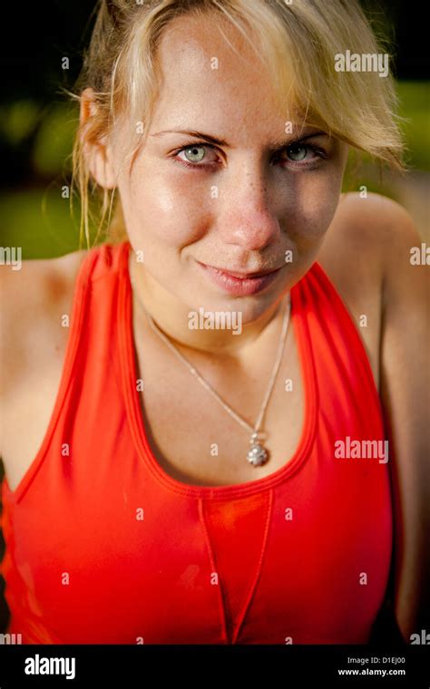 Young woman doing fitness training Stock Photo - Alamy