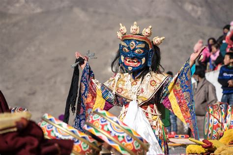 Tibetan Monks, Cham Dance. Rituals & Celebrations, Tibetan Plateau