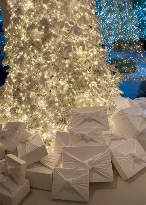 Kim Kardashian Wraps Her Christmas Gifts in White Cotton Fabric