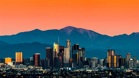 Los Angeles Skyline at sunset classic view, California, USA | Windows 10 Spotlight Images