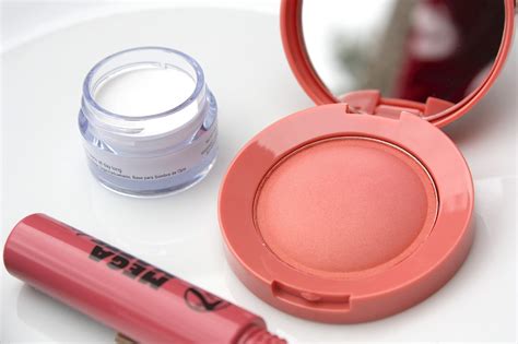 Throw me Something Beautiful: Brand Focus: W7 Cosmetics Review