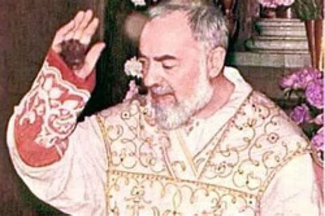 Actualizar 40+ imagen saint padre pio stigmata - Abzlocal.mx