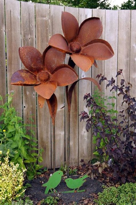 Creative Rusted Metal Garden Decorations You Need To See - Top Dreamer