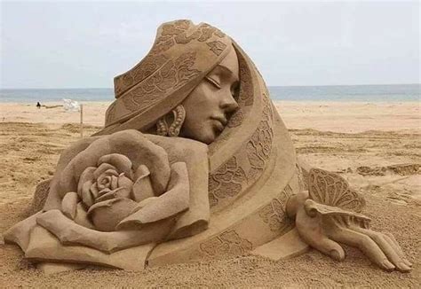 Martine Vermeulen | Beach sand art, Sand sculptures, Sand art