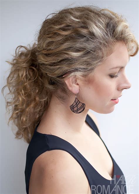 Curly hairstyle tutorial: The Curly Ponytail - Hair Romance