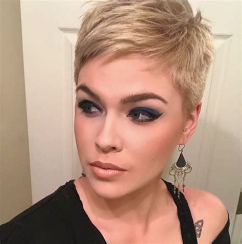 Pin by Penny Kiley on Hair! | Short hair styles pixie, Super short hair ...