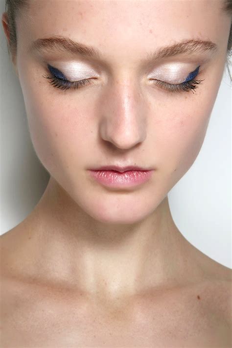 18 Ways to Wear White Eye Makeup - theFashionSpot