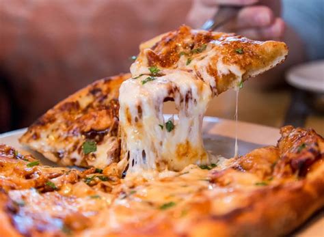 The Top 100 Pizza Places in America, According to Reviewers