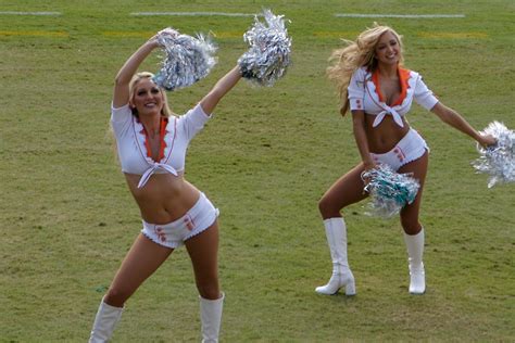File:Miami Dolphins Cheerleaders.jpg - Wikipedia, the free encyclopedia