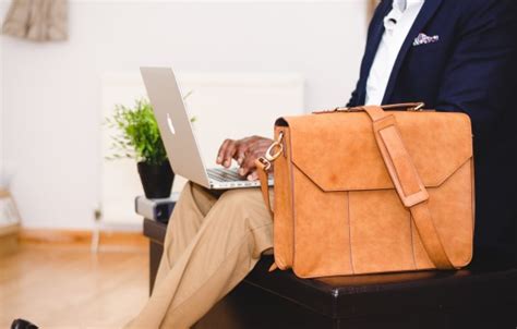 Free Images : woman, briefcase, business, executive, suitcase, lady, businesswoman, career ...