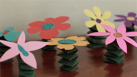 Craft Spring-y Flowers | Crafts for Kids | PBS KIDS for Parents