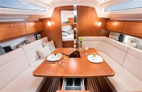 CRUISER 34 Interior | BAVARIA YACHTS