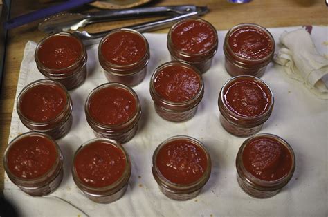 filling tomato paste | Homemade tomato paste, Canning recipes, Food