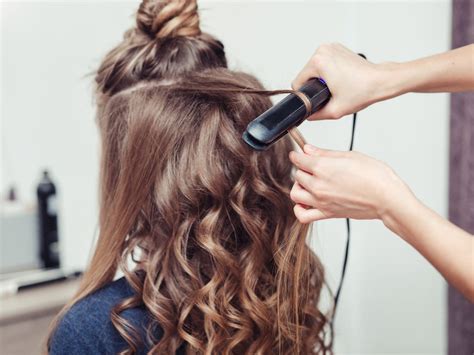 Leaarning the art of curling your hair - The Sunday Guardian Live