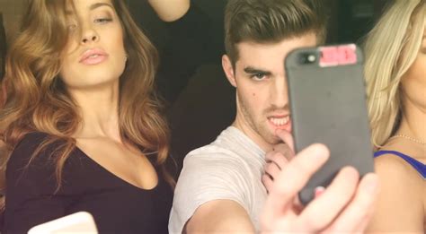 The Chainsmokers: #Selfie (2014)