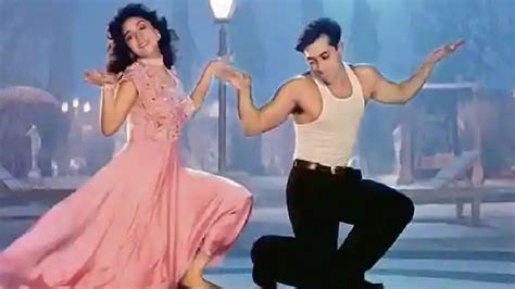 'Jhalak Dikhhla Jaa 10': Salman Khan, Madhuri Dixit Recreate Scene From 'Hum Aapke Hain Koun..!'