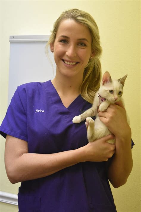 Erica Munsterman - Veterinary Technician | Island Animal Hospital