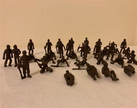 Vintage Plastic Army Men Lot Approximately 36 Soldiers Just Under 2 Tall - Etsy